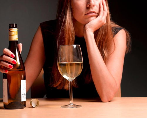 Анонимное лечение женского алкоголизма в Вырице